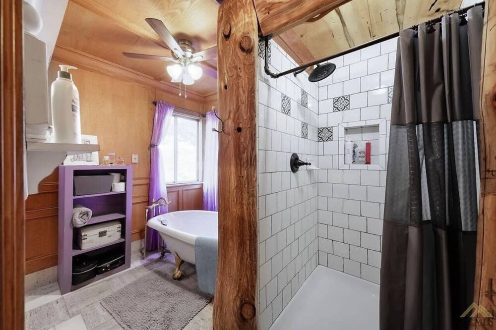 Photo of Bathroom in Bodfish