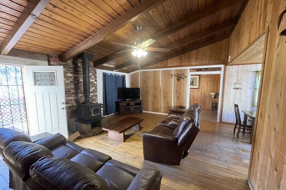 Photo of Livingroom in Bodfish