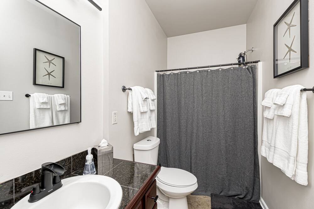 Photo of Bathroom in Highlands - Perkins