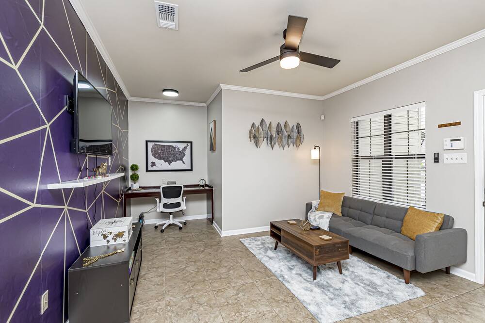 Photo of Livingroom in Highlands - Perkins