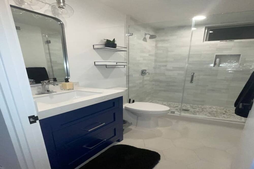 Photo of Bathroom in Venice Canals