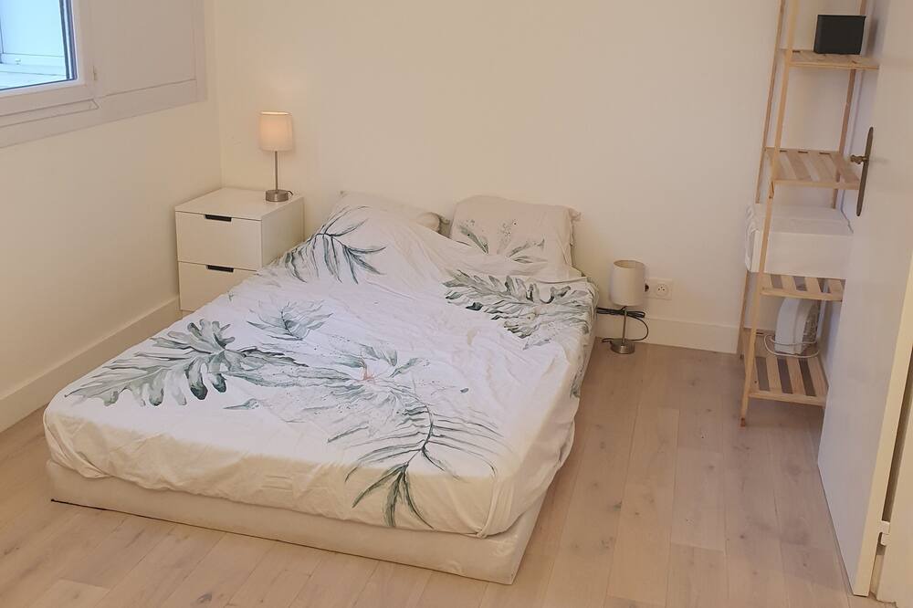 Photo of Bedroom in Prince–Marmottan