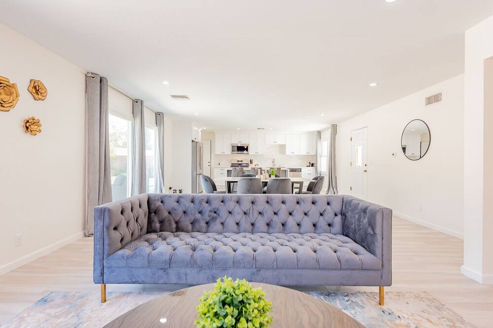 Photo of Livingroom in West Hills
