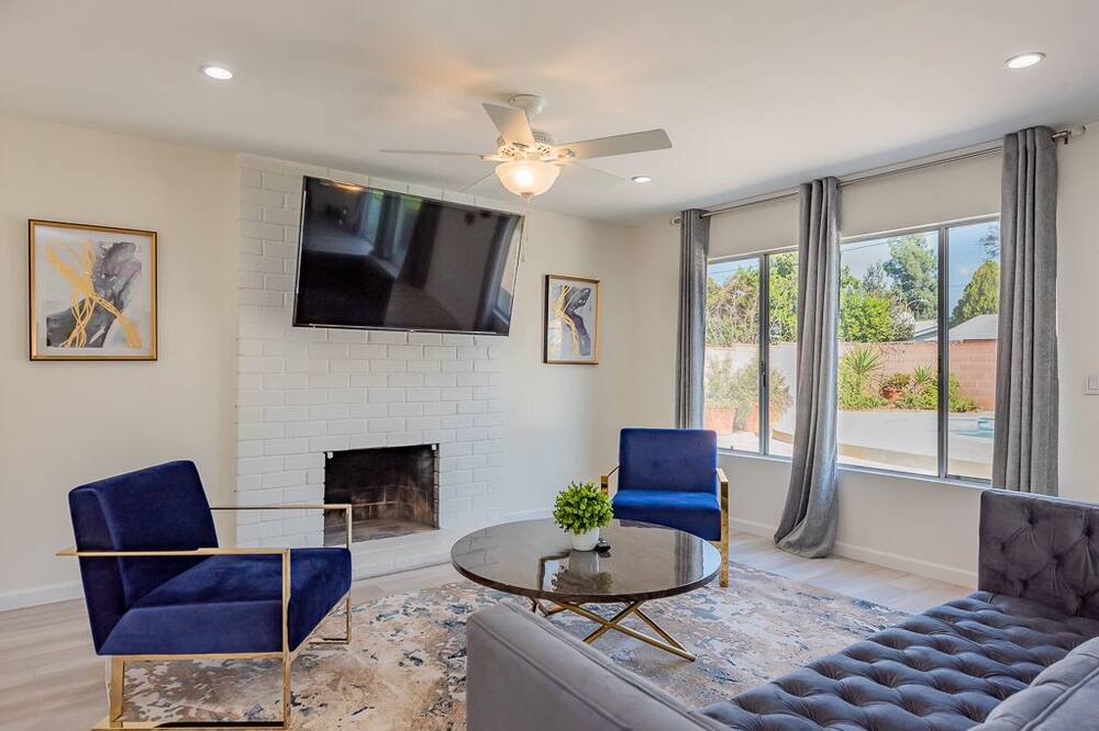 Photo of Livingroom in West Hills