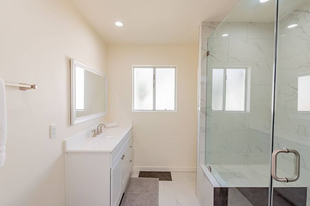 Photo of Bathroom in West Hills