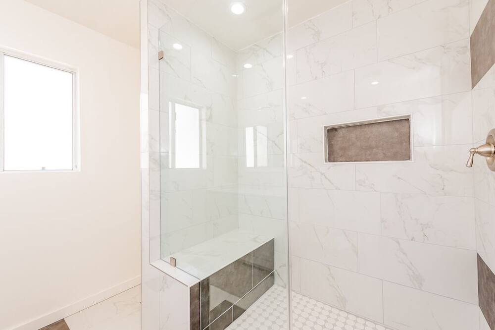 Photo of Bathroom in West Hills