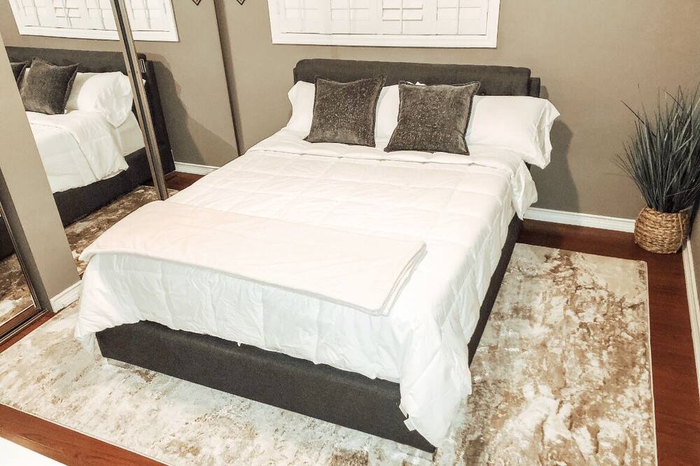 Photo of Bedroom in Pomona