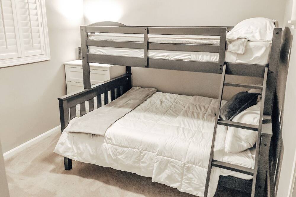Photo of Bedroom in Pomona