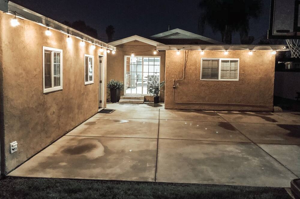 Photo of Outdoor in Pomona