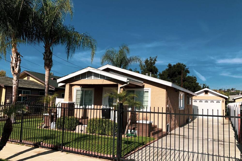 Photo of Outdoor in Pomona