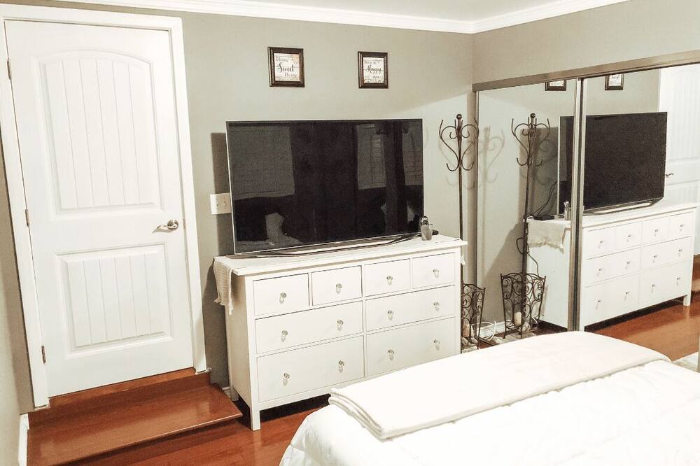 Photo of Bedroom in Pomona