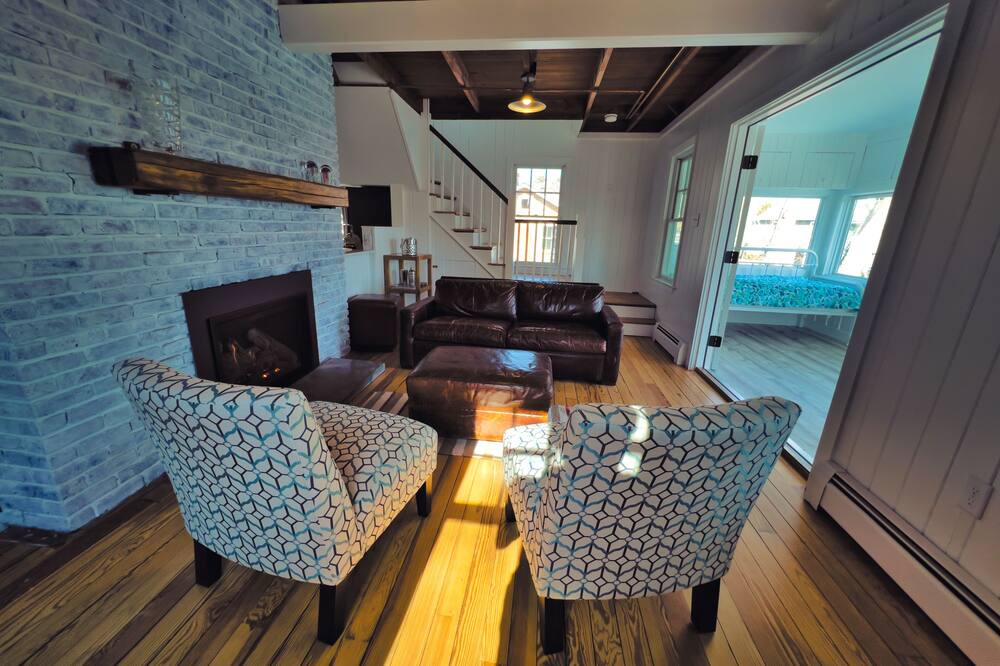 Photo of Livingroom in Wareham Center