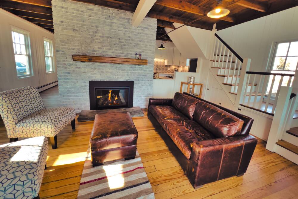 Photo of Livingroom in Wareham Center