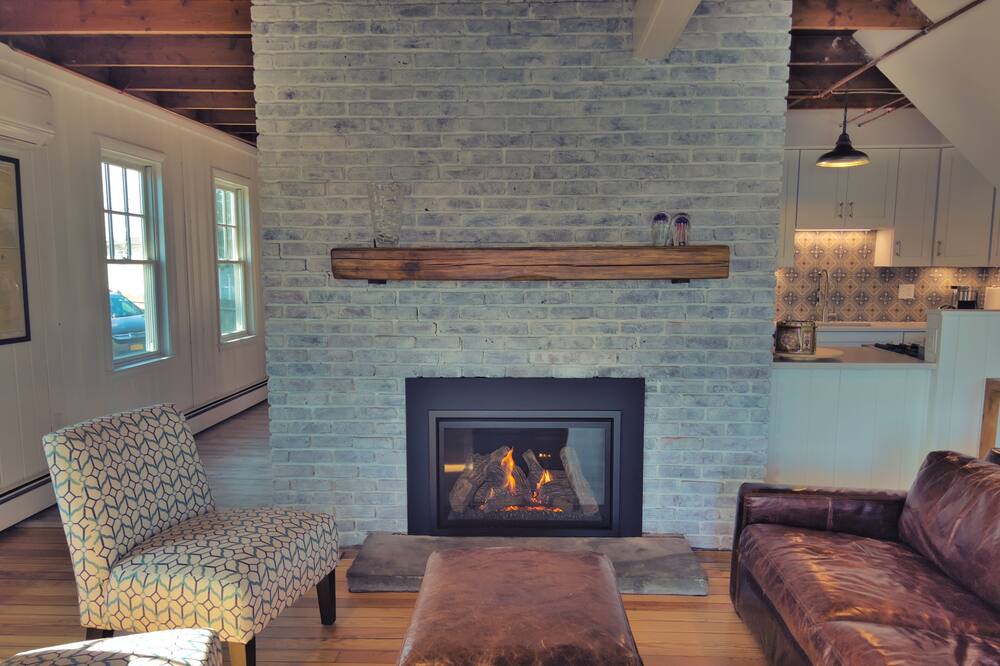 Photo of Livingroom in Wareham Center