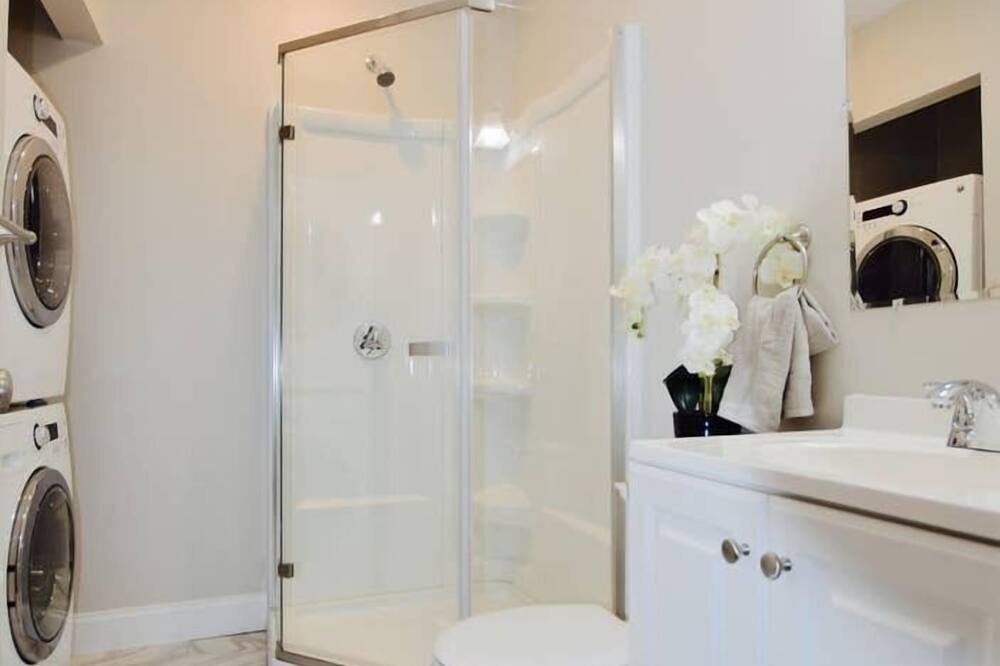 Photo of Bathroom in Highland Park