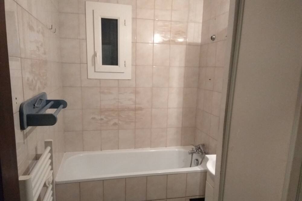Photo of Bathroom in Goussainville
