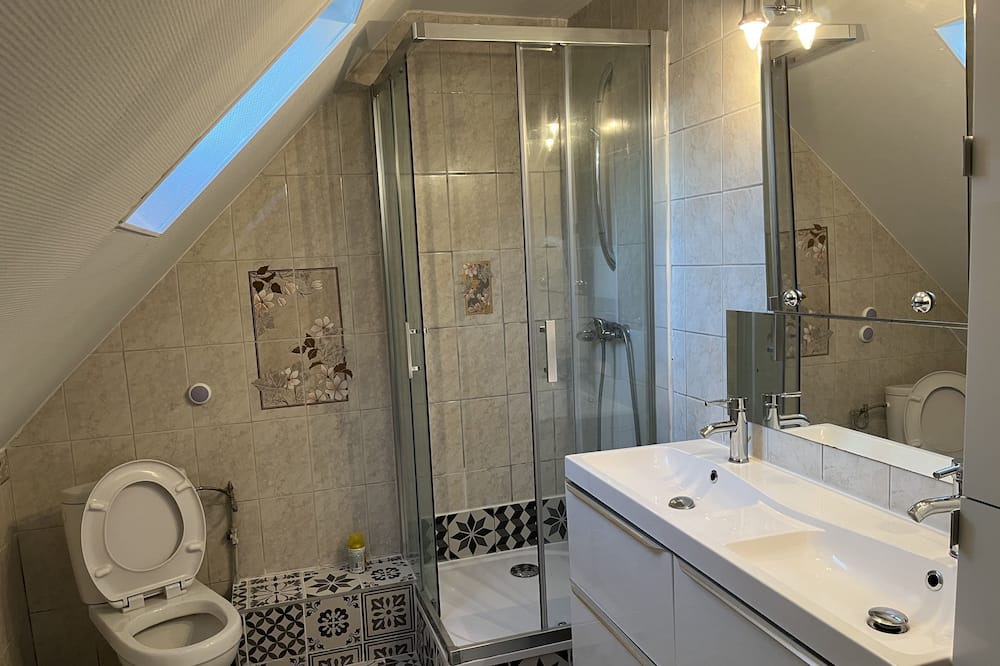 Photo of Bathroom in Goussainville