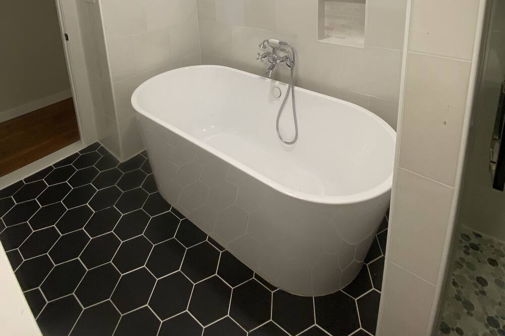 Photo of Bathroom in Allen