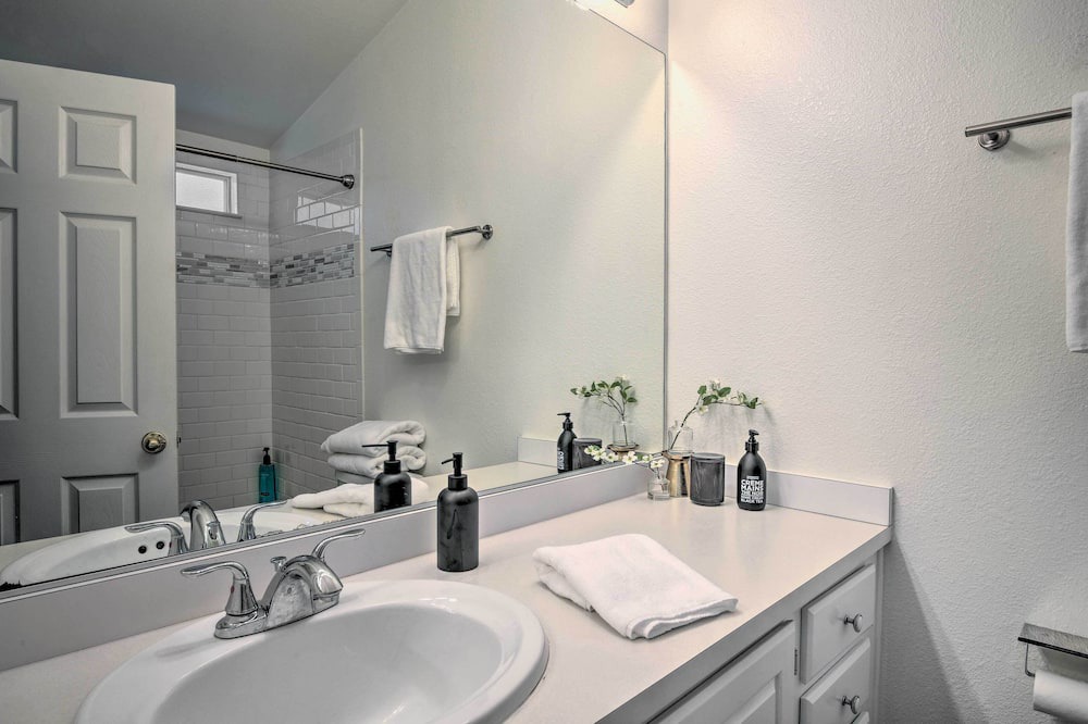 Photo of Bathroom in Ventura County