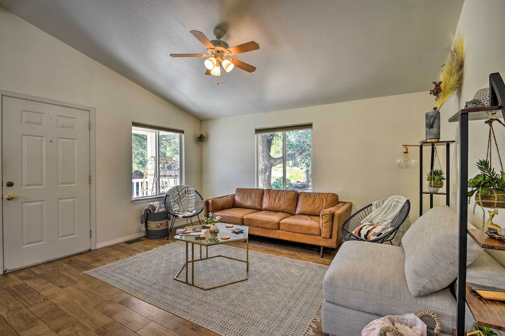 Photo of Livingroom in Ventura County