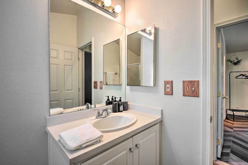 Photo of Bathroom in Ventura County