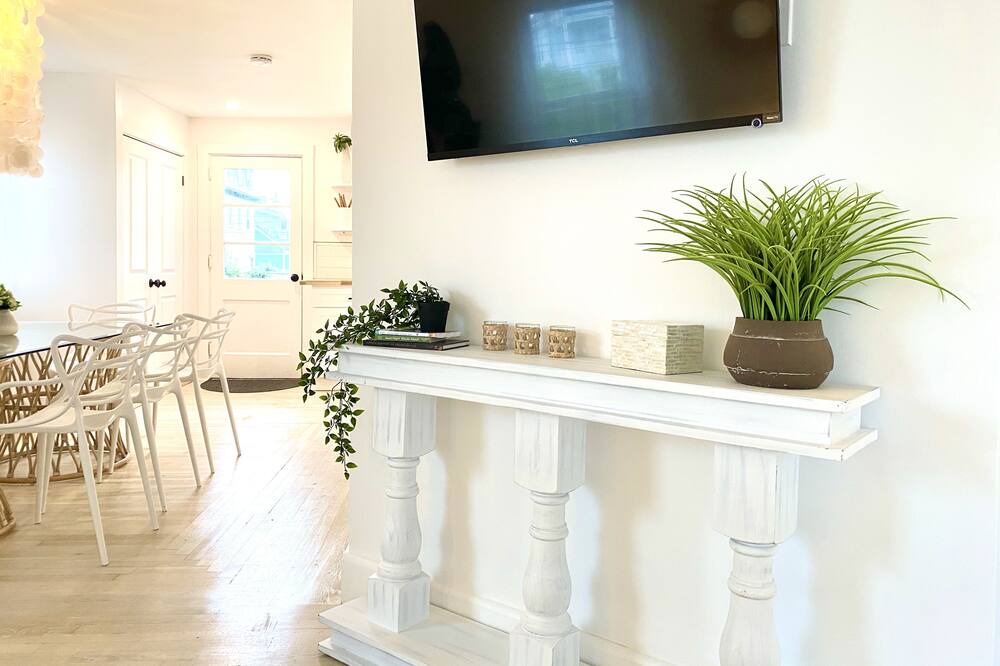 Photo of Livingroom in Yachting Village