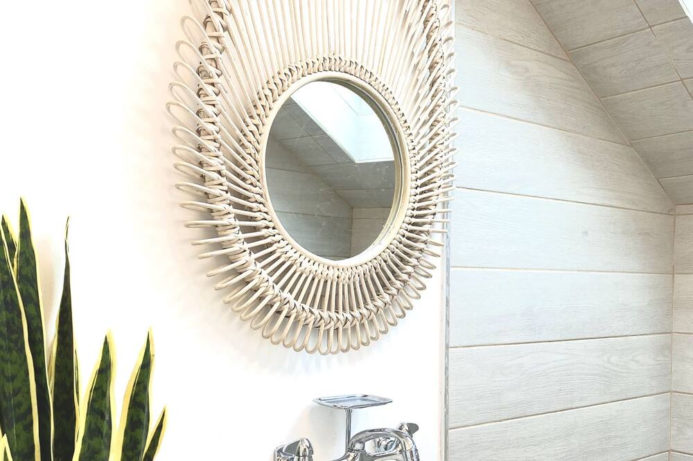 Photo of Bathroom in Yachting Village