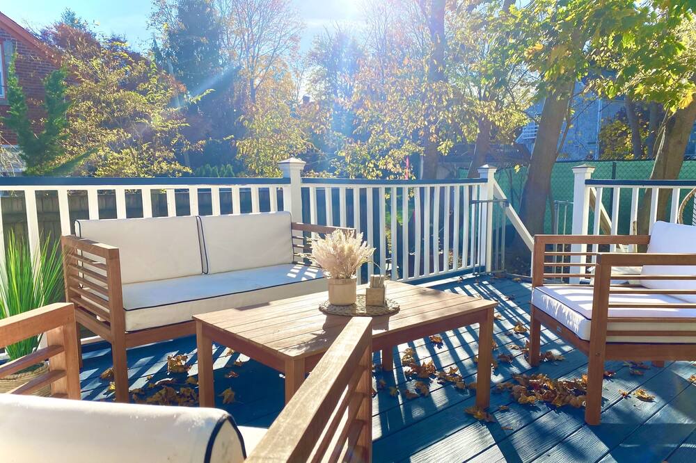 Photo of Patio Balcony in Yachting Village