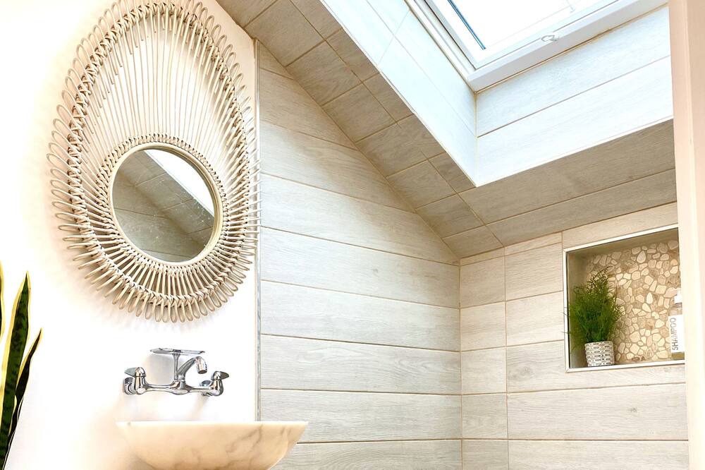 Photo of Bathroom in Yachting Village