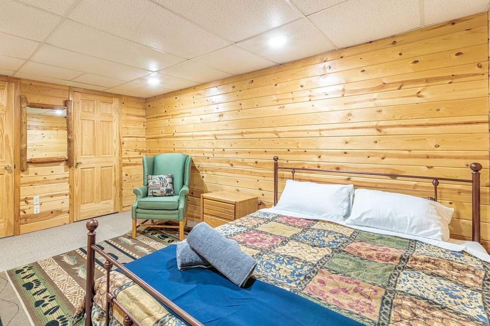 Photo of Bedroom in Crosslake