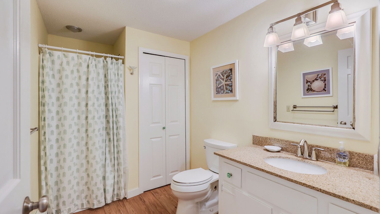 Photo of Bathroom in East Orleans