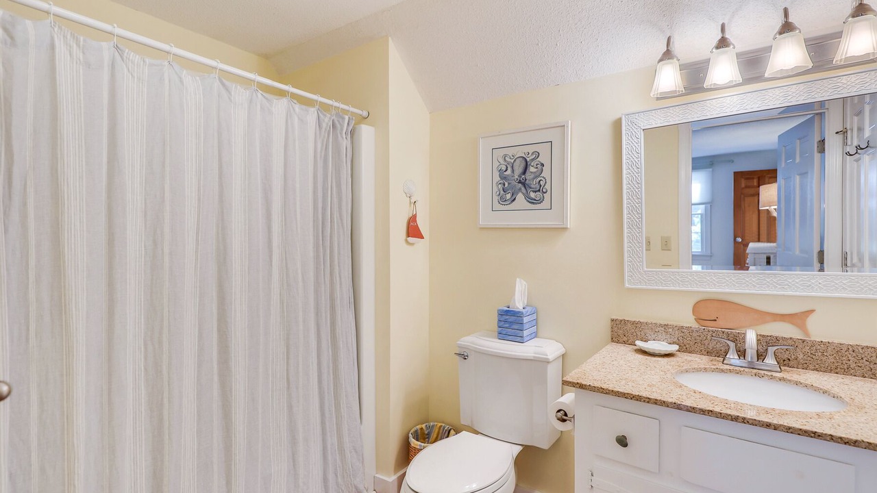 Photo of Bathroom in East Orleans