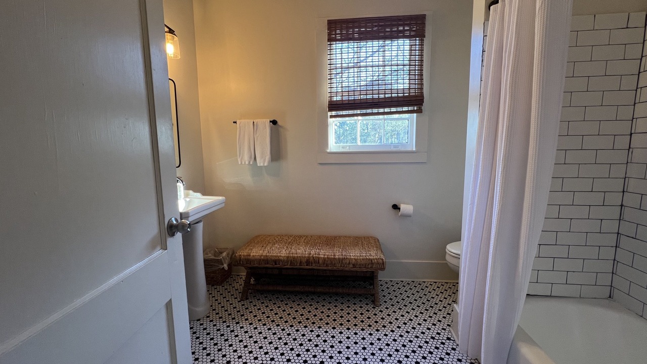Photo of Bathroom in St. Francisville