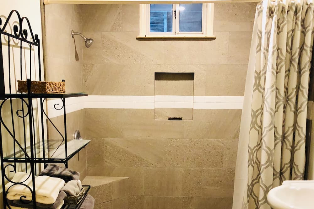 Photo of Bathroom in Calabasas