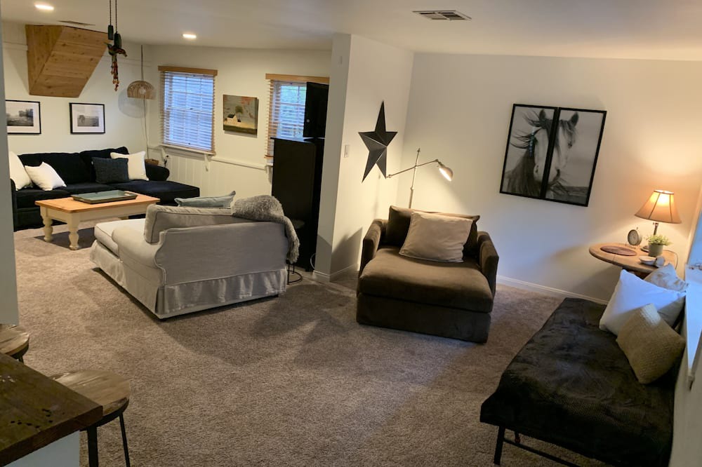 Photo of Bedroom in Calabasas