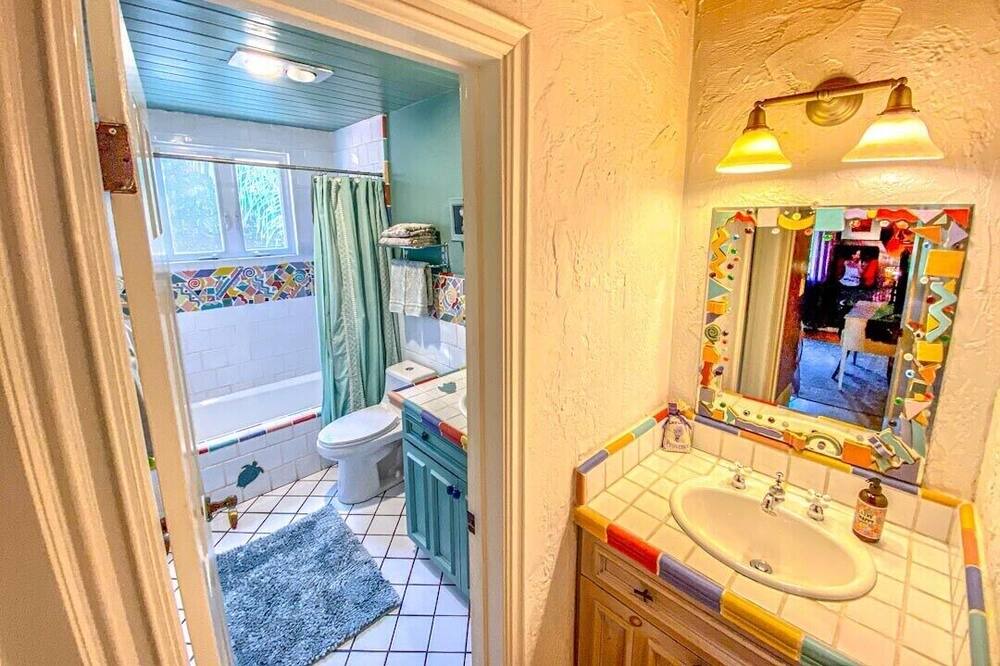 Photo of Bathroom in Calabasas