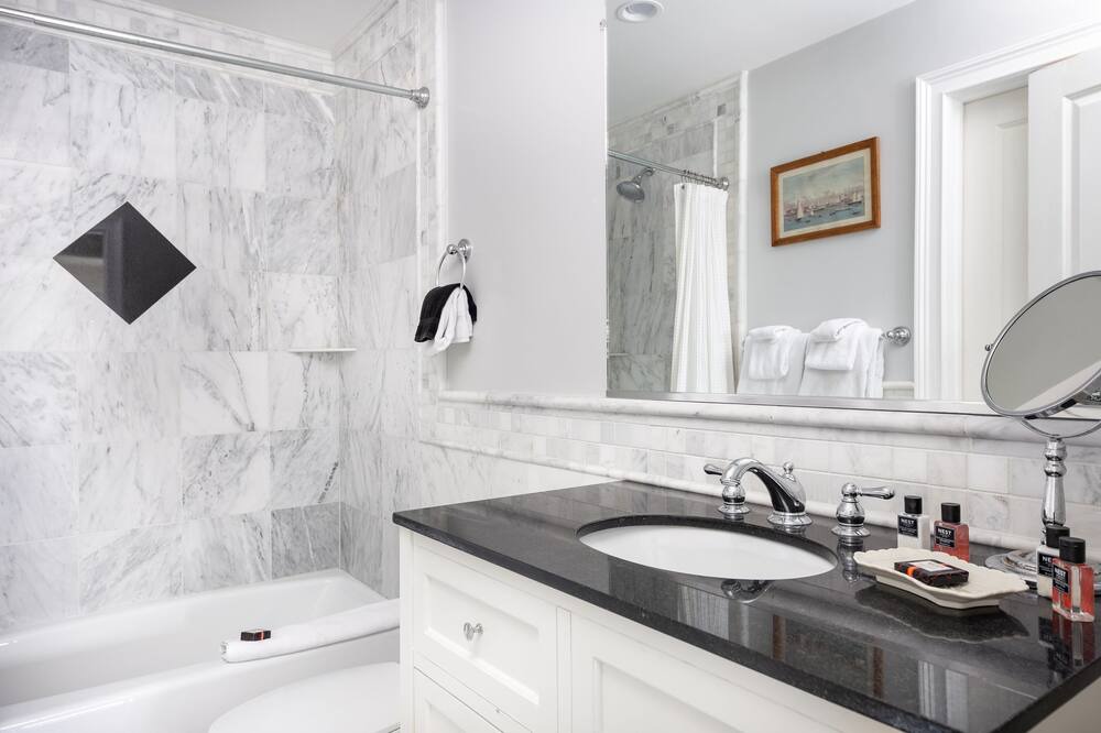 Photo of Bathroom in Historic Hill