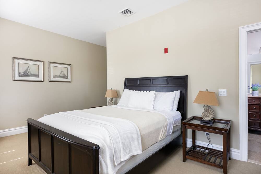 Photo of Bedroom in Historic Hill