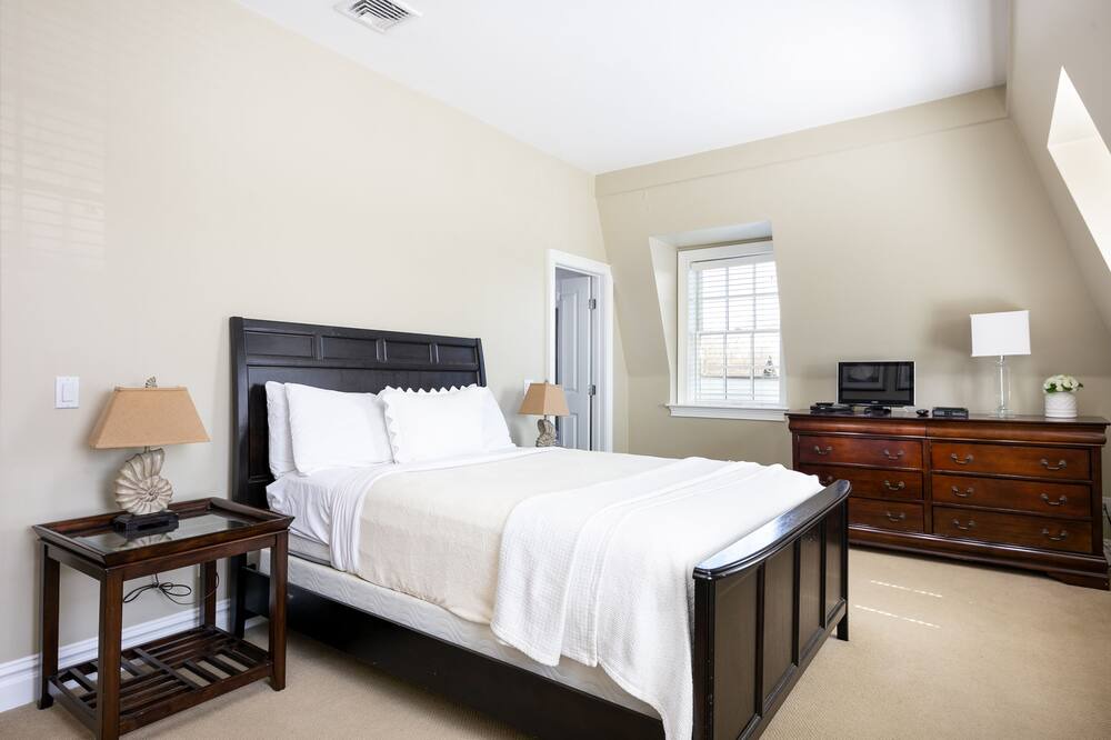 Photo of Bedroom in Historic Hill