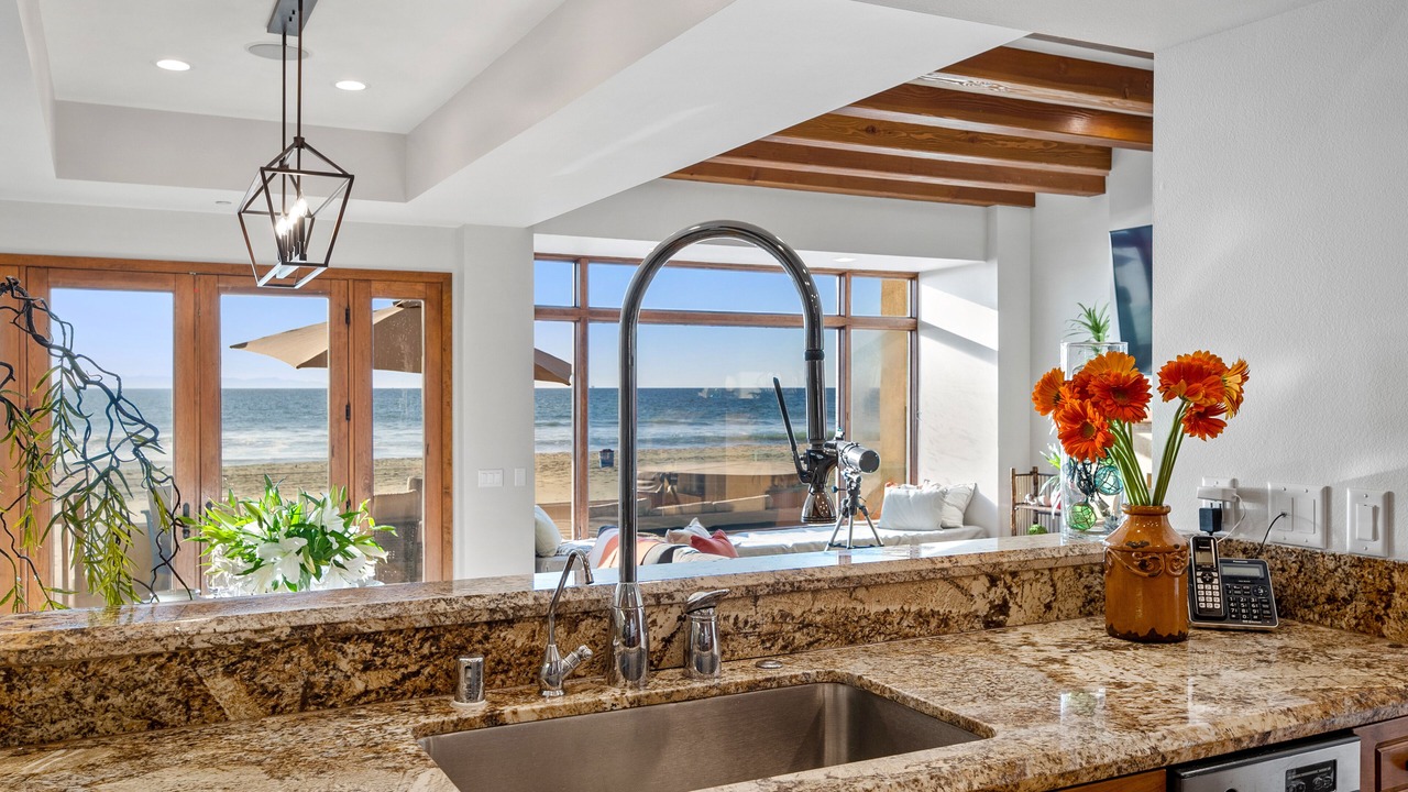 Photo of Kitchen in Oxnard Shores