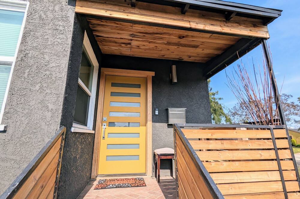 Photo of Outdoor in Harbor Gateway North
