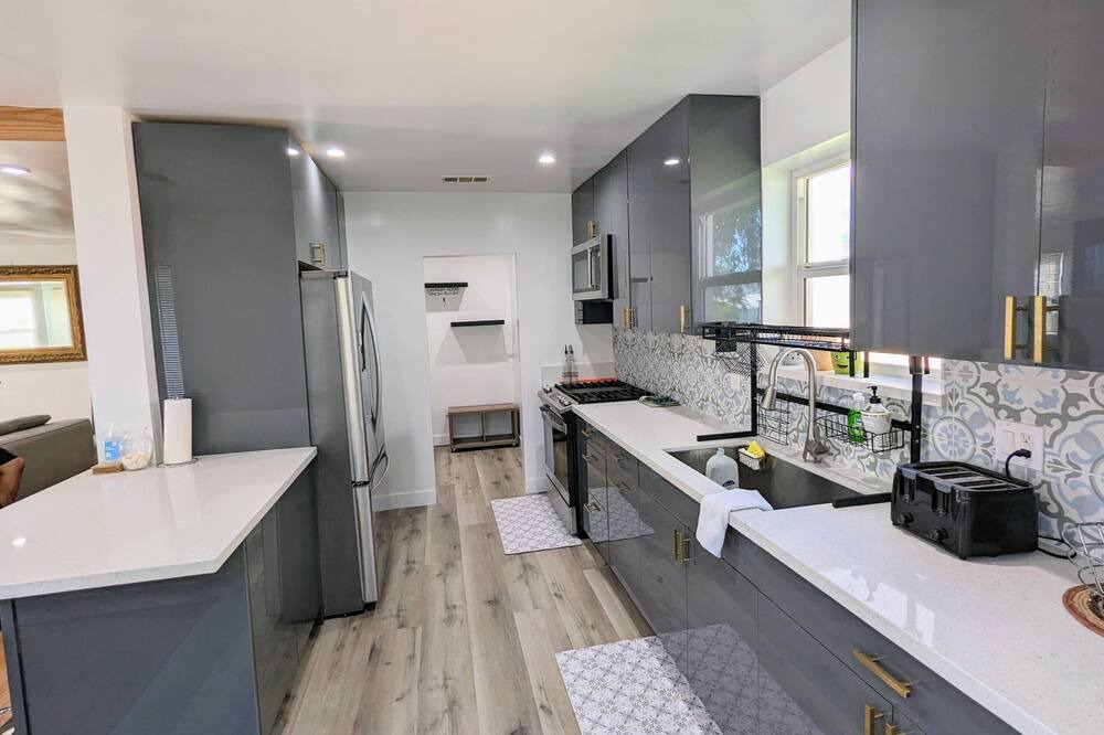 Photo of Kitchen in Harbor Gateway North