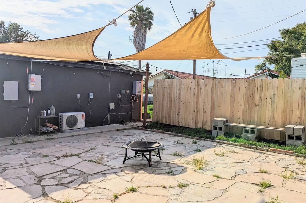 Photo of Outdoor in Harbor Gateway North