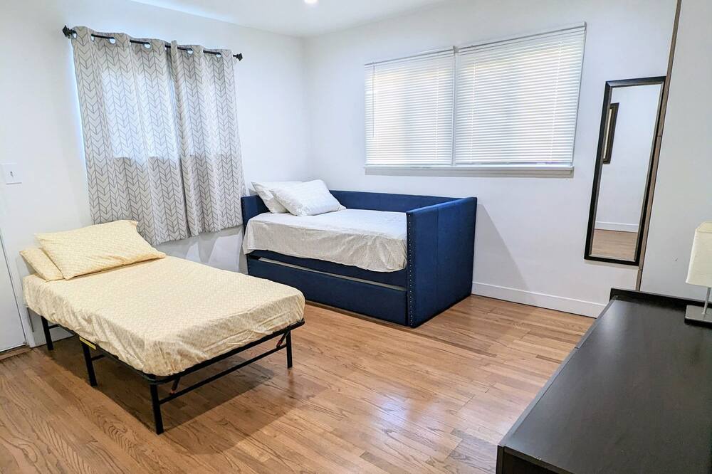 Photo of Bedroom in Harbor Gateway North