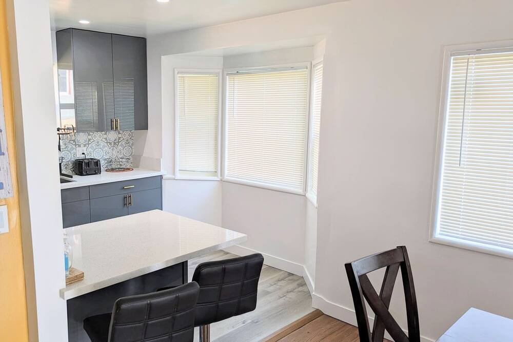 Photo of Kitchen in Harbor Gateway North