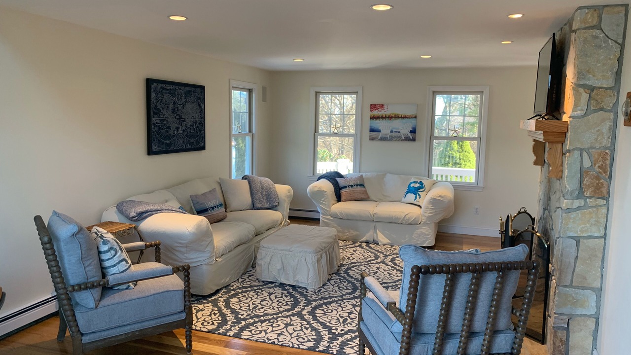 Photo of Livingroom in Cedar Bushes