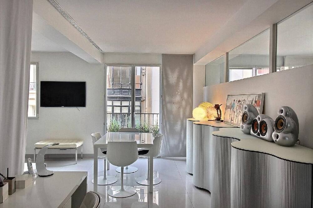 Photo of Bedroom in Notre-Dame-des-Champs