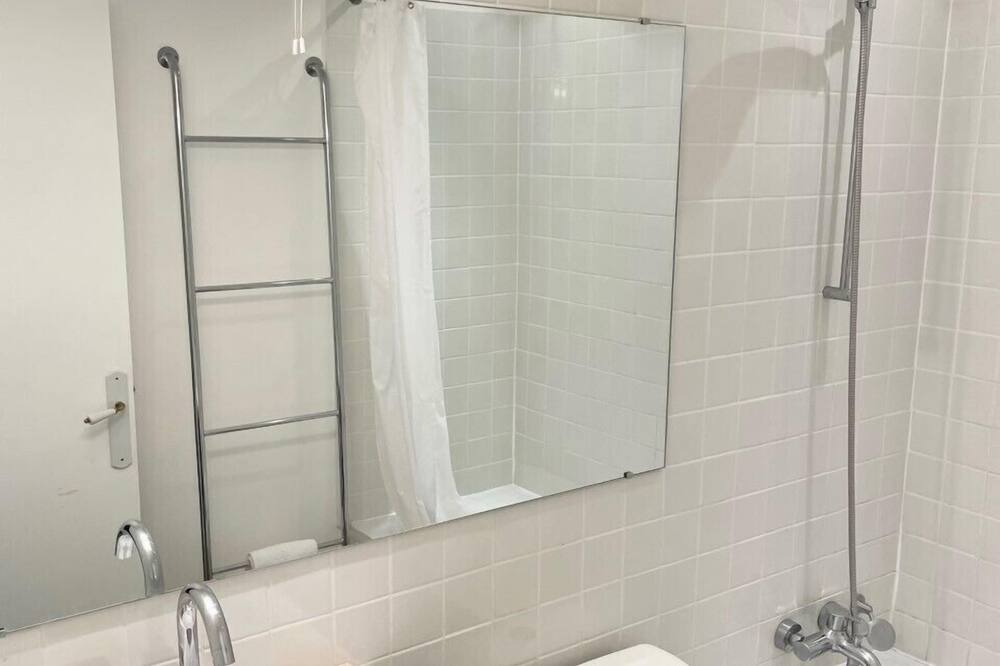 Photo of Bathroom in Quartier de Rochechouart