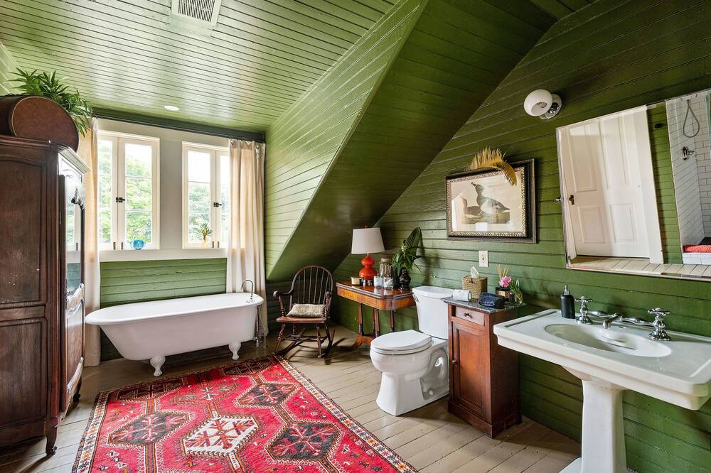 Photo of Bathroom in Treme