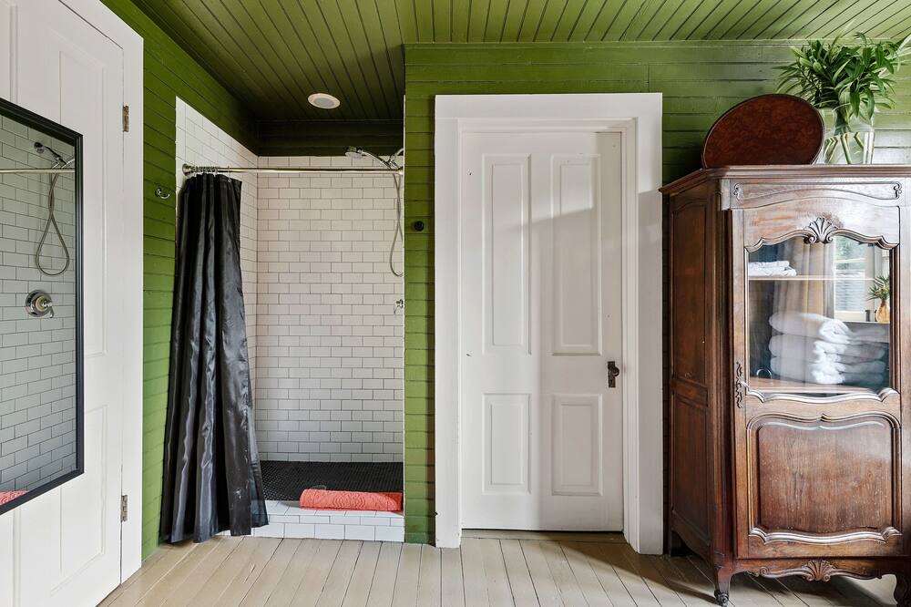 Photo of Bathroom in Treme